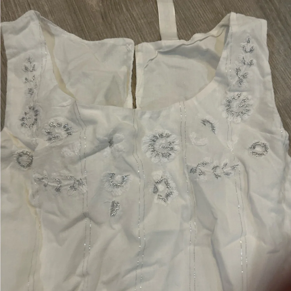Cherokee White Floral Kids Dress size Large (10/12) with pockets